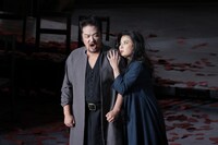 岡山芸術創造劇場 ハレノワ 開館事業 こけら落とし公演「メデア」より。（撮影：飯島隆）