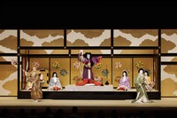 令和5年9月歌舞伎公演「『妹背山婦女庭訓』＜第一部＞」二幕目「太宰館花渡しの場」より。（提供：国立劇場、撮影：田口真佐美）