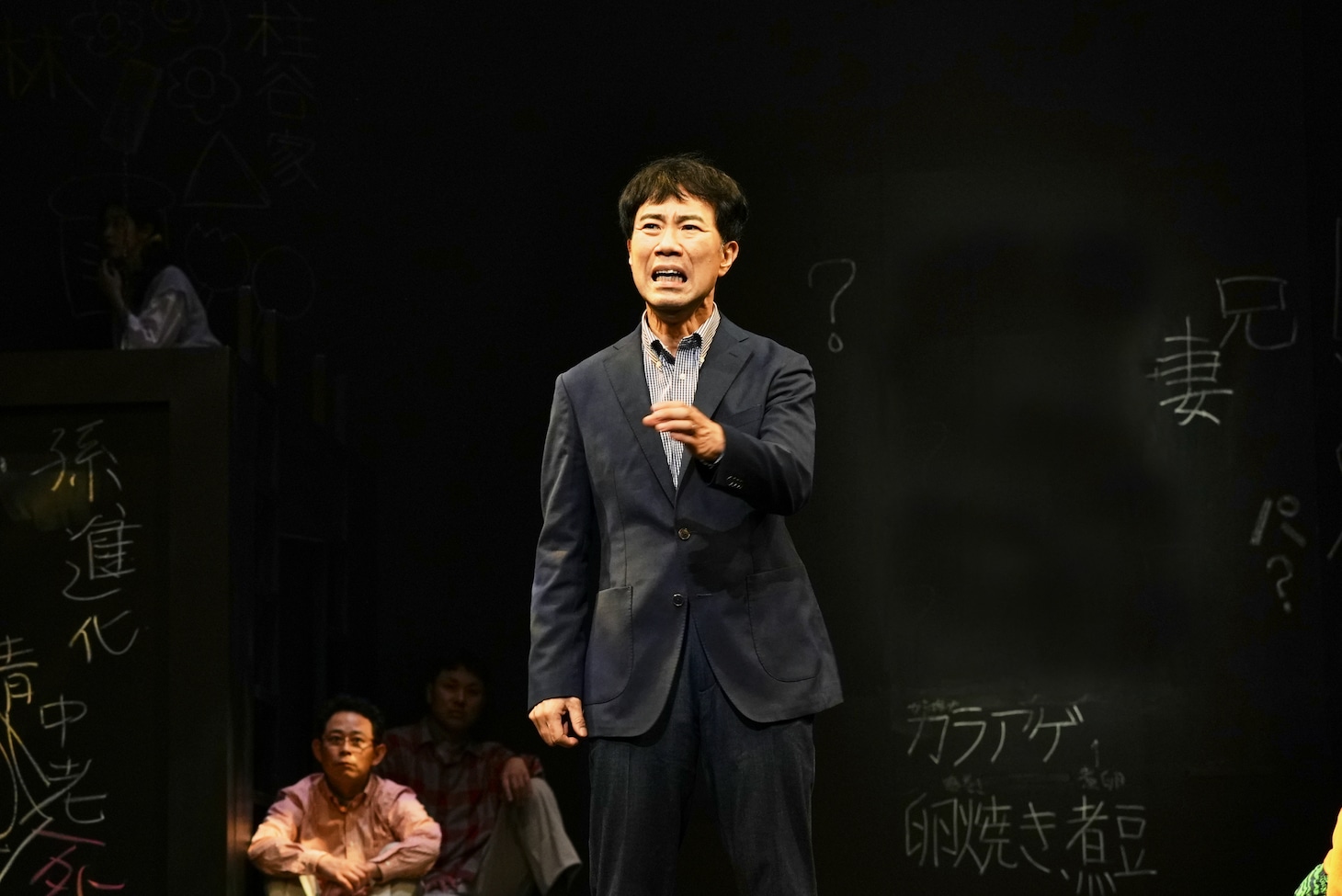 COCOON PRODUCTION2023「ガラパコスパコス～進化してんのかしてないのか～」より。（撮影：細野晋司）