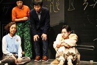 COCOON PRODUCTION2023「ガラパコスパコス～進化してんのかしてないのか～」より。（撮影：細野晋司）