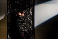 世界劇団「零れ落ちて、朝」より。