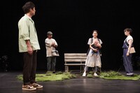 劇団東京夜光「fragment」より。（撮影：神ノ川智早）