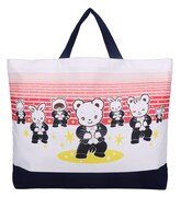 リアちゃんたちが宝塚大劇場に立つ、キャトルレーヴ×ファミリアのコラボ第3弾