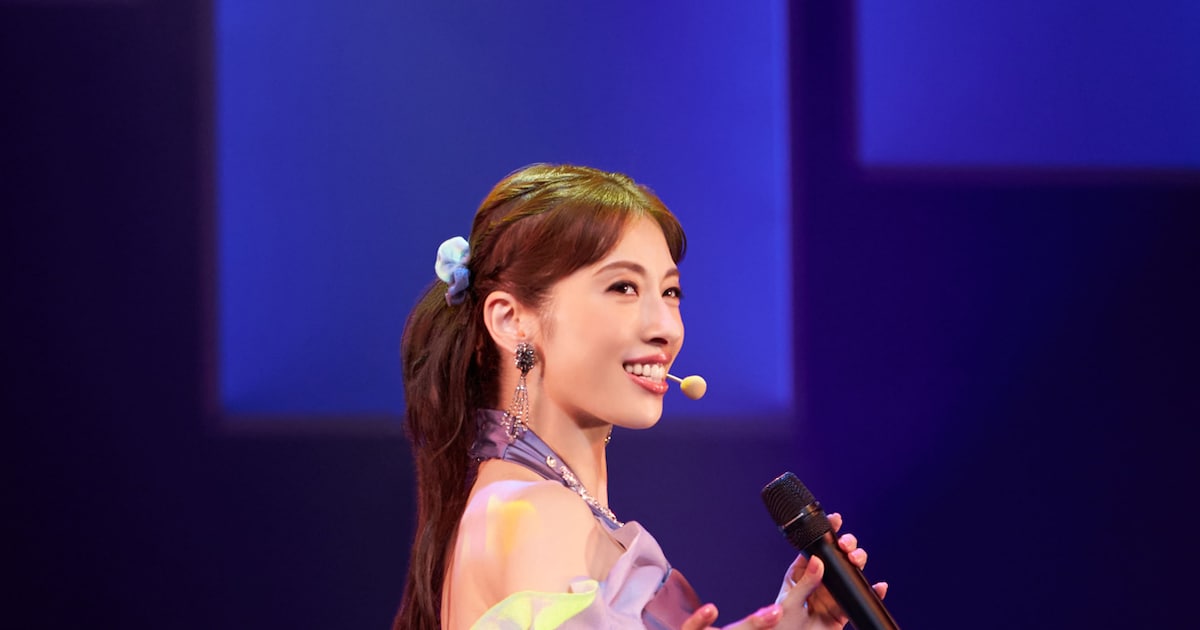 明日海りお20周年記念「ヴォイス・イン・ブルー」幕開け、東京・大阪の 