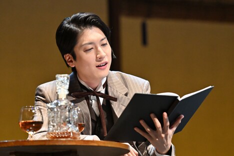 「朗読・芝居・音楽・歌による…『窯変源氏物語 -夕顔-』」より。（撮影：山副圭吾）