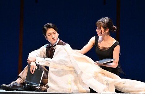 「朗読・芝居・音楽・歌による…『窯変源氏物語 -夕顔-』」より。（撮影：山副圭吾）