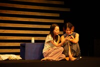 ぱぷりか 第7回公演「柔らかく搖れる」より。（提供：豊岡演劇祭実行委員会）(c)igaki photo studio