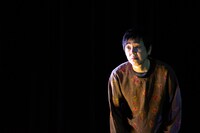 ぱぷりか 第7回公演「柔らかく搖れる」より。（提供：豊岡演劇祭実行委員会）(c)igaki photo studio