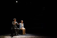 ぱぷりか 第7回公演「柔らかく搖れる」より。（提供：豊岡演劇祭実行委員会）(c)igaki photo studio