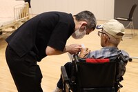 「老いと演劇」OiBokkeShi 開館特別公演「レクリエーション葬」稽古の様子。