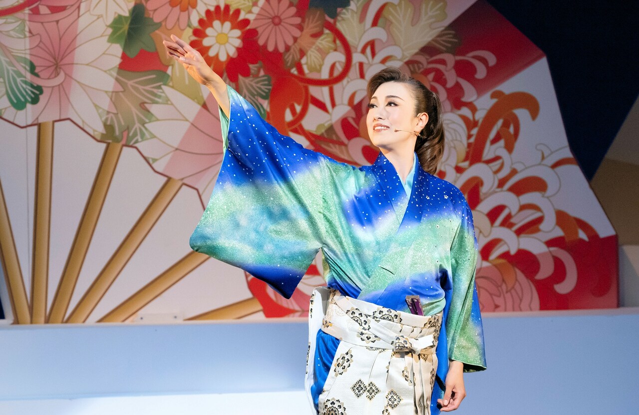 北翔海莉 芸能生活25周年記念公演「THE 北翔まつり」より。（撮影：桂秀也）