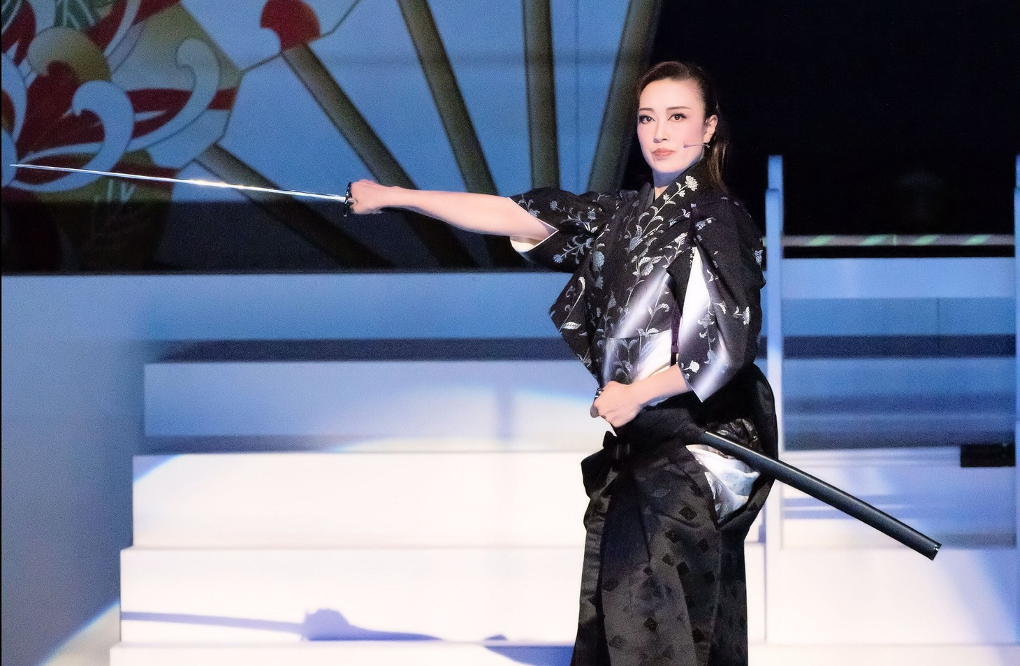 北翔海莉 芸能生活25周年記念公演「THE 北翔まつり」より。（撮影：桂秀也）
