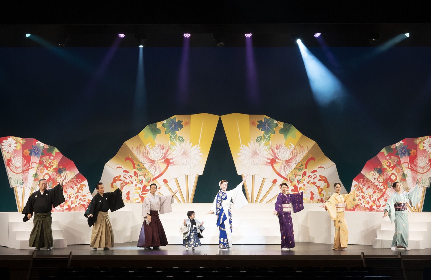 北翔海莉 芸能生活25周年記念公演「THE 北翔まつり」より。（撮影：桂秀也）