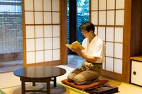 十七戦地#13「オダマキとフクロウ」より。（撮影：和田咲子）