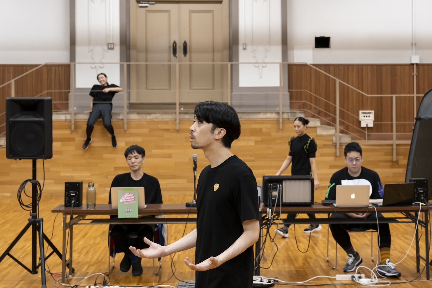 京都芸術センター Co-program2023 カテゴリーA「共同制作」採択企画 松原俊太郎 小野彩加 中澤陽 スペースノットブランク 不自由な言葉を離す身体「ダンスダンスレボリューションズ」より。(c)守屋友樹