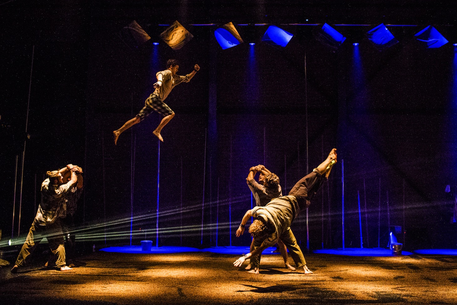 グラビティ＆アザーミス「BACKBONE」より。（Photo by courtesy of Carnival Cinema）