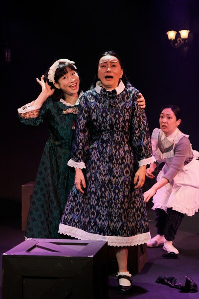 西瓜糖 第10回公演「いちご」より。（撮影：横田敦史）