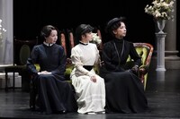 unrato#10「三人姉妹」より。（撮影：友澤綾乃）