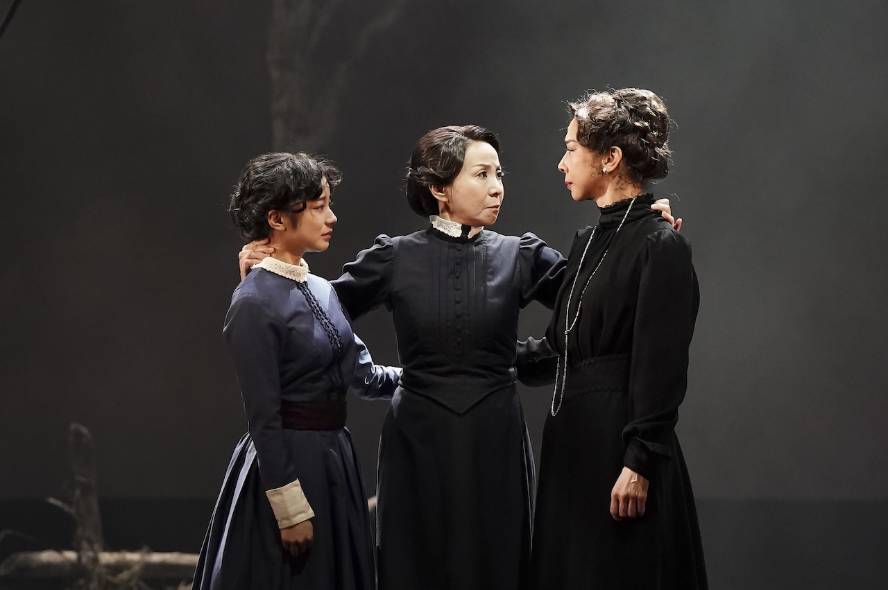 またひとつ、新たな三人姉妹が…大河内直子演出unrato「三人姉妹」開幕