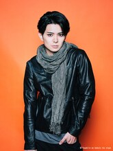 川隅美慎扮する東雲。