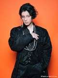 中村誠治郎扮する時任。