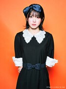 大西桃香扮するマドロミ。