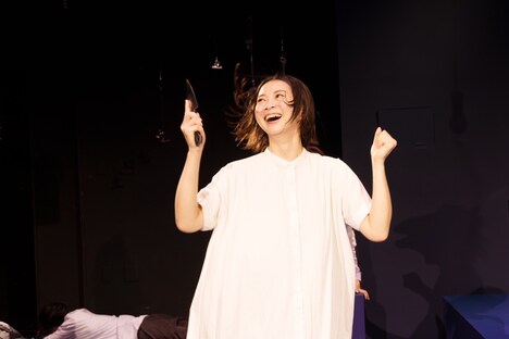 劇作家女子会。feat.noo クレバス2020「It's not a bad thing that people around the world fall into a crevasse.」より。（撮影：松本和幸）