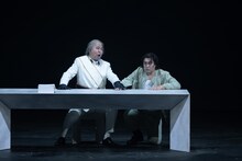 東京二期会オペラ劇場「ドン・カルロ〈新制作〉」より。（写真提供：公益財団法人東京二期会 / 撮影：寺司正彦）