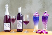 稲垣吾郎がディレクターを務めるBISTRO J_Oのイメージカラー、パープルのドリンク。