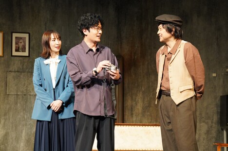 左から真飛聖、稲垣吾郎、相島一之。