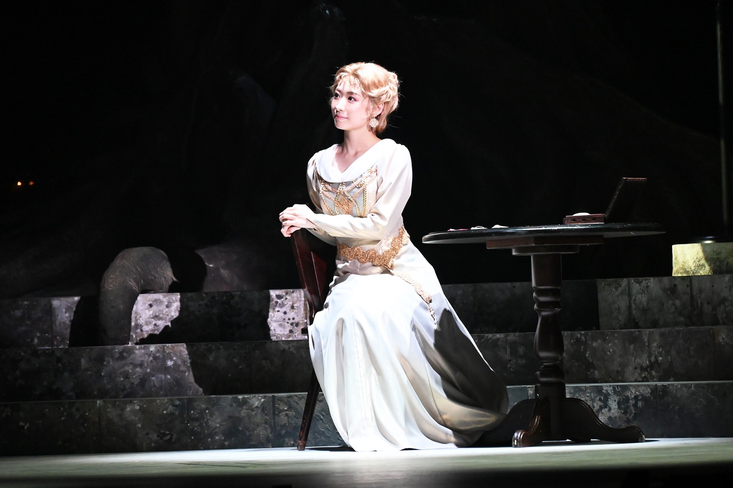 ミュージカル「キャメロット」フォトコールより。