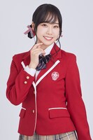 鈴賀レナ役の加藤夕夏。