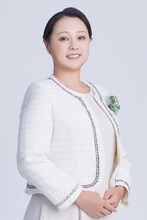 椿マドカ役の蒼乃夕妃。