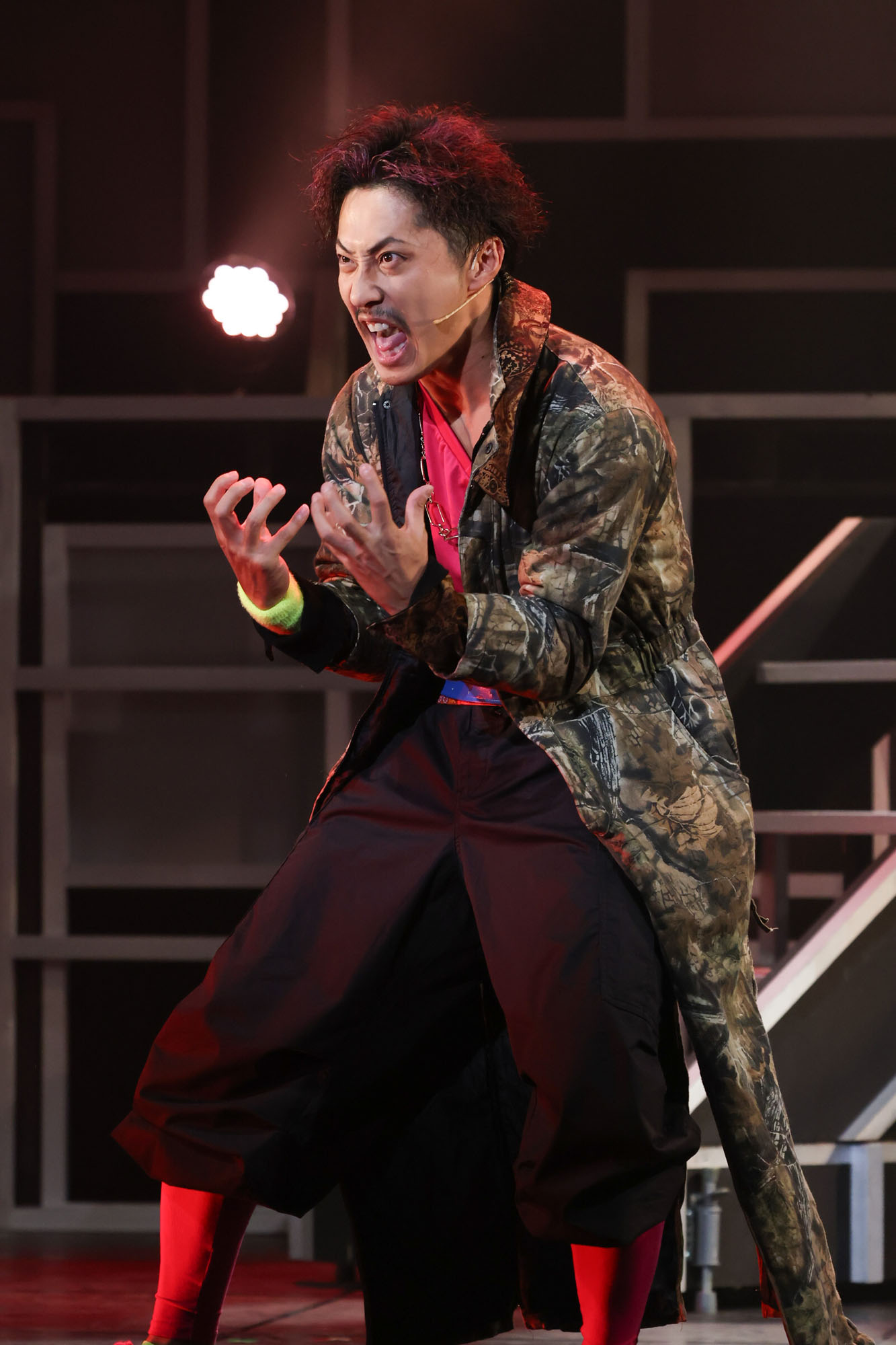 NIKKATSU×LEGENDSTAGE CINEMATIC STAGE「危（ヤバ）いことなら銭（ゼニ）になる」より。