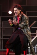NIKKATSU×LEGENDSTAGE CINEMATIC STAGE「危(ヤバ)いことなら銭(ゼニ)になる」より。