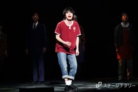 音楽劇「浅草キッド」より。（撮影：田中亜紀）