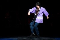 音楽劇「浅草キッド」より。（撮影：田中亜紀）