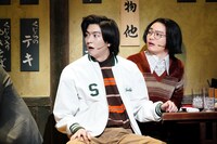 音楽劇「浅草キッド」より。（撮影：田中亜紀）