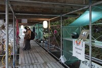 中間アヤカ「踊場伝説」より。（撮影：岡はるか 提供：KYOTO EXPERIMENT）