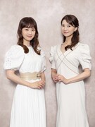 左から妃海風、夢咲ねね。