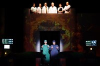 「ドクター皆川～手術成功5秒前～」より。（撮影：田中亜紀）