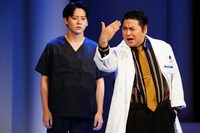 「ドクター皆川～手術成功5秒前～」より。（撮影：田中亜紀）