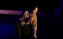 トランスレーション・マターズ上演プロジェクト第2弾「エミリア・ガロッティ／折薔薇」より。（撮影：ホンダアヤノ）