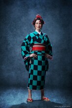 阪本奨悟扮する、変装した竈門炭治郎。