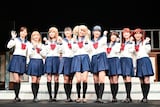 舞台「かげきしょうじょ!!」出演者。左から左から石井陽菜、青山なぎさ、新谷姫加、佐藤日向、志田音々、二瓶有加、佐々木李子、高橋果鈴、和泉風花。