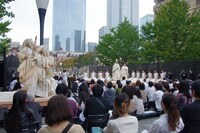 「東京芸術祭 2023」野外劇 SPAC-静岡県舞台芸術センター「マハーバーラタ～ナラ王の冒険～」より。（撮影：御堂義乘）