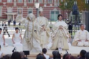 「東京芸術祭 2023」野外劇 SPAC-静岡県舞台芸術センター「マハーバーラタ～ナラ王の冒険～」より。（撮影：御堂義乘）