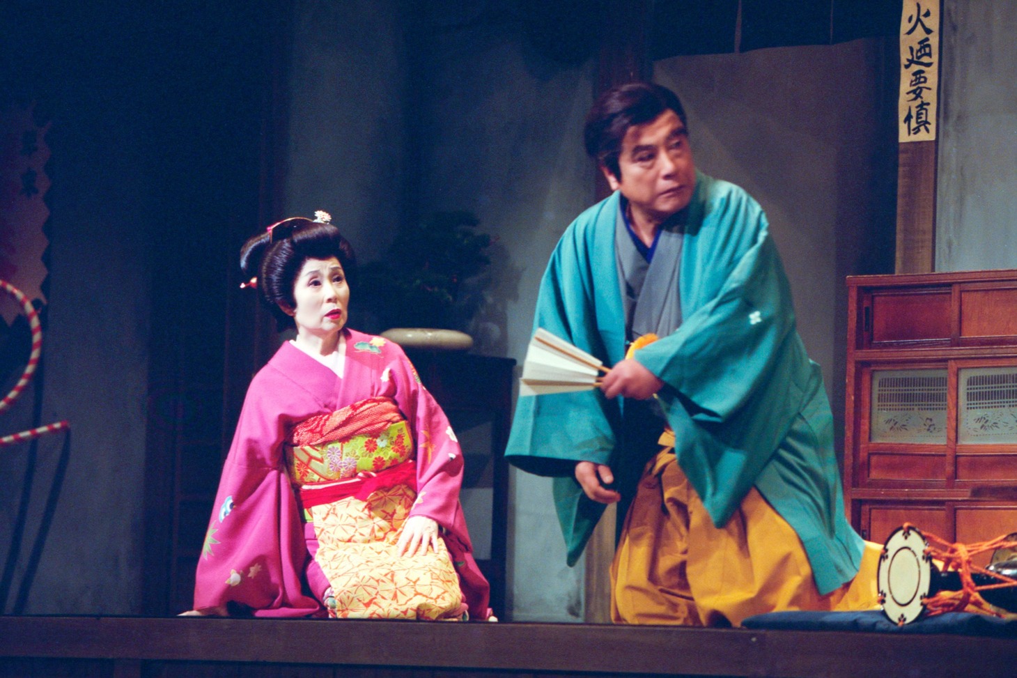 「おもろい女」1998年日生劇場公演より、森光子（左）と横澤祐一（右）。