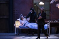 太陽劇団（テアトル・デュ・ソレイユ）「金夢島 L'ILE D'OR Kanemu-Jima」より。（撮影：後藤敦司）