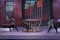 太陽劇団（テアトル・デュ・ソレイユ）「金夢島 L'ILE D'OR Kanemu-Jima」より。（撮影：後藤敦司）